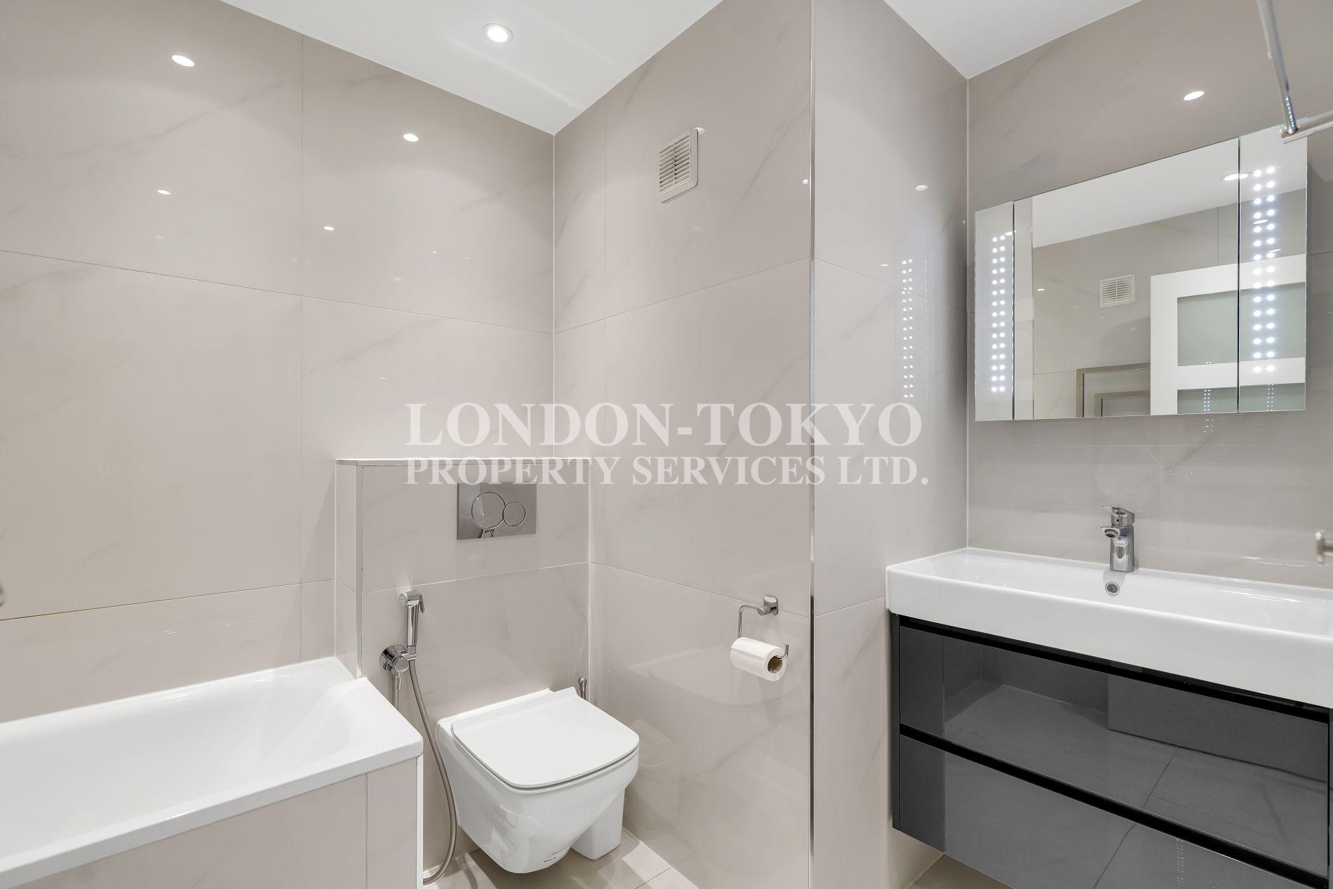 Hyde Park Towers W2 :: London-Tokyo Property Service